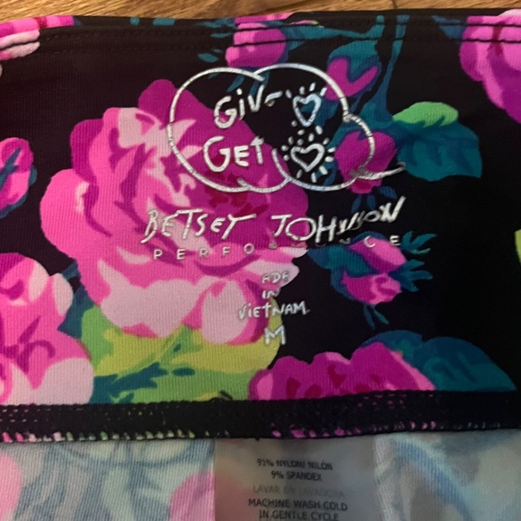 🎉rare🎉Betsey Johnson Performance floral print black athletic leggings - Picture 6 of 10